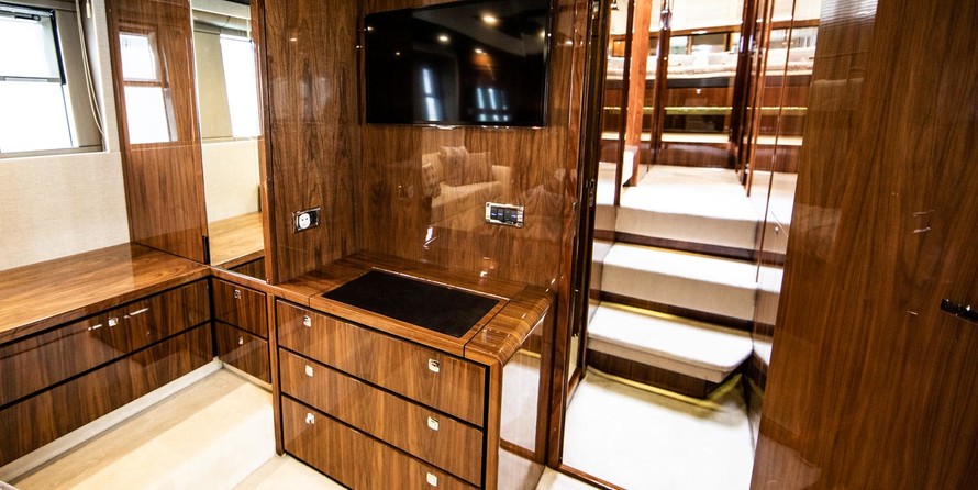 Fairline Squadron 65