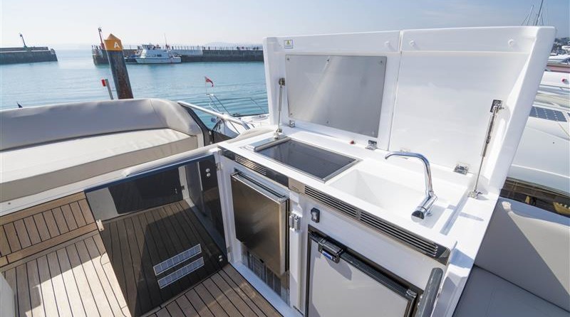 Fairline 50 Squadron