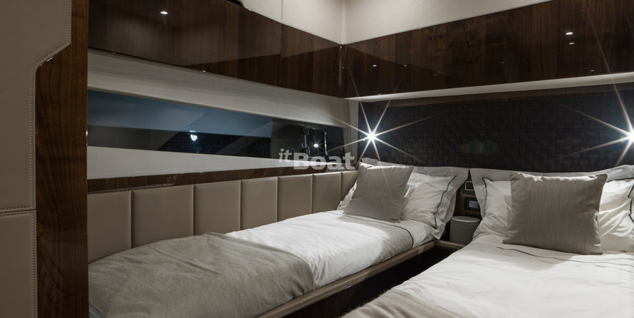 Fairline 68 Squadron