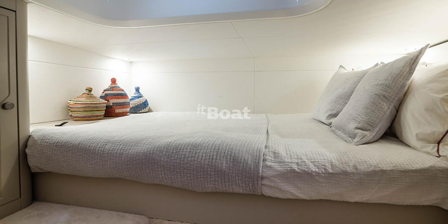 Fairline F-Line 33 Outboard