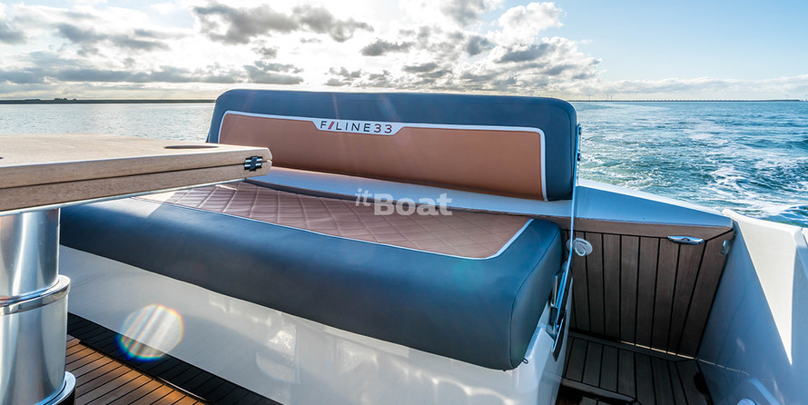 Fairline F-Line 33 Outboard