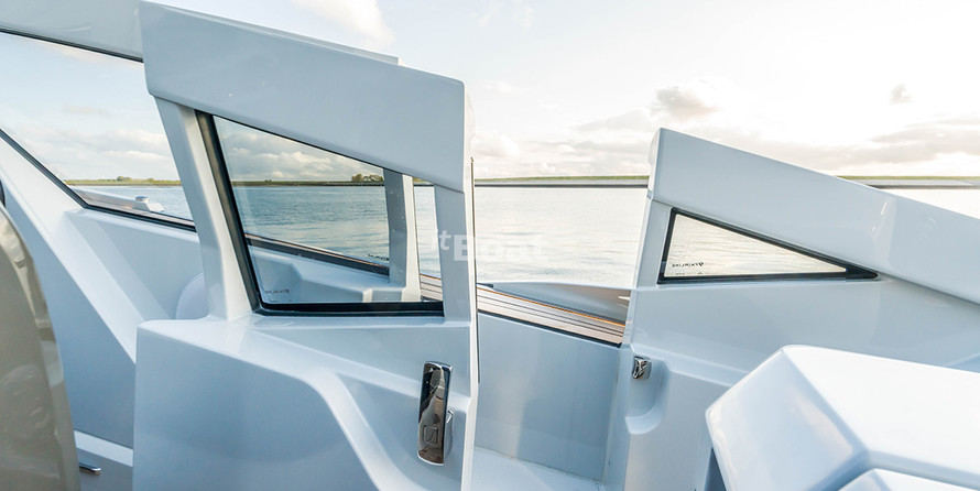 Fairline F-Line 33 Outboard