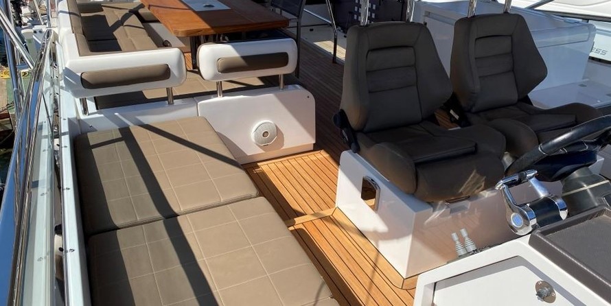 Fairline Squadron 65